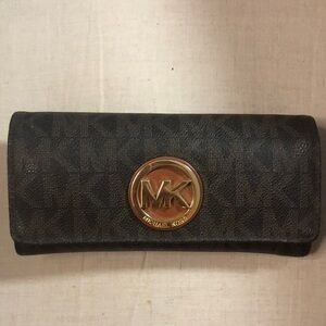 Michael Kors Long Wallet EUC